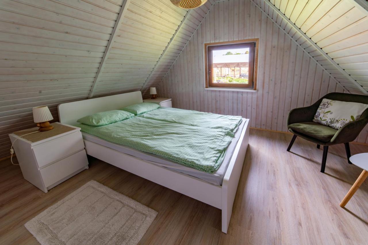 Pod Debami Domki ,Pokoje,Nauka Jazdy Konnej Sarbsk Obok Leby Exteriér fotografie