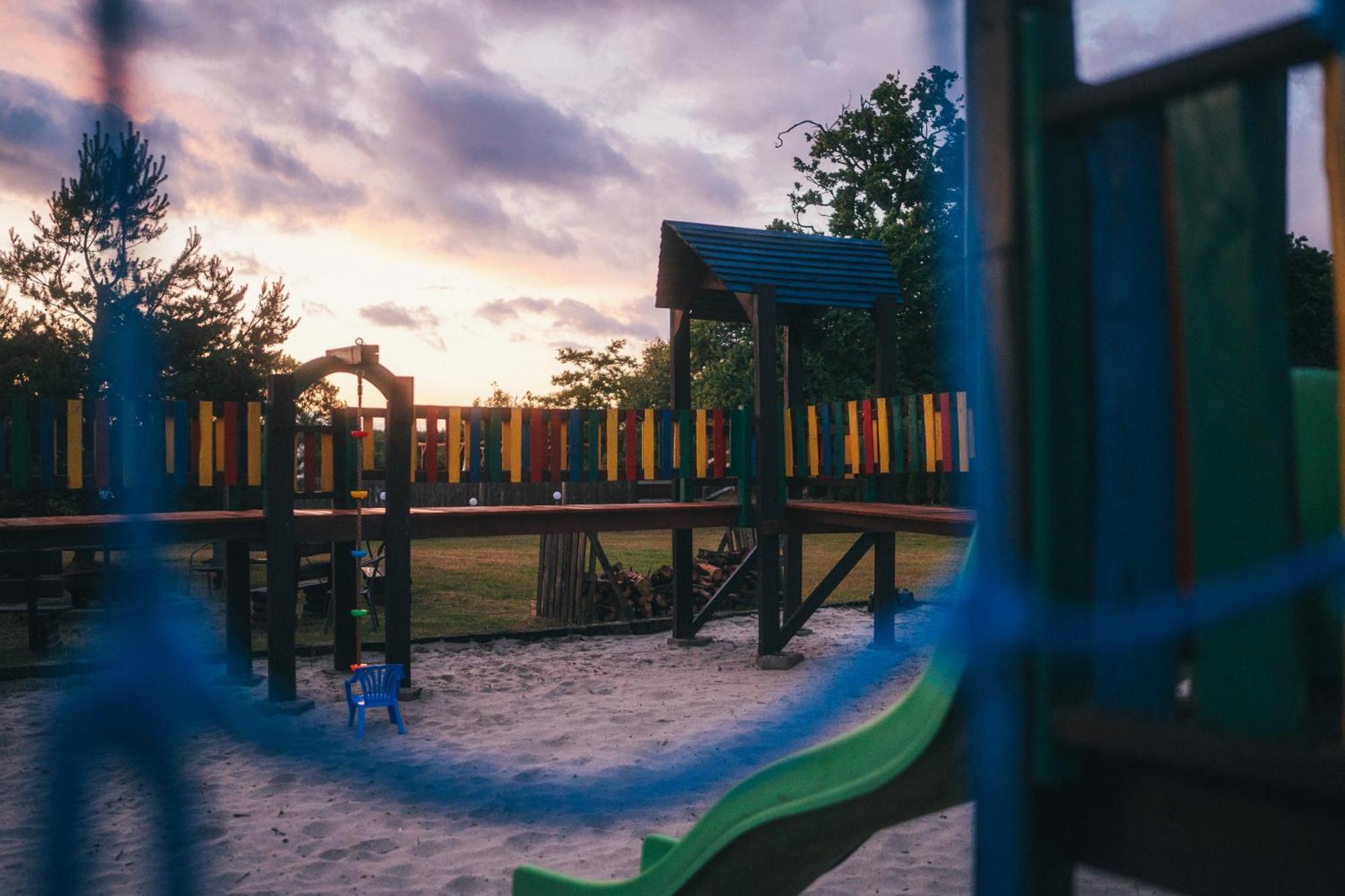 Pod Debami Domki ,Pokoje,Nauka Jazdy Konnej Sarbsk Obok Leby Exteriér fotografie